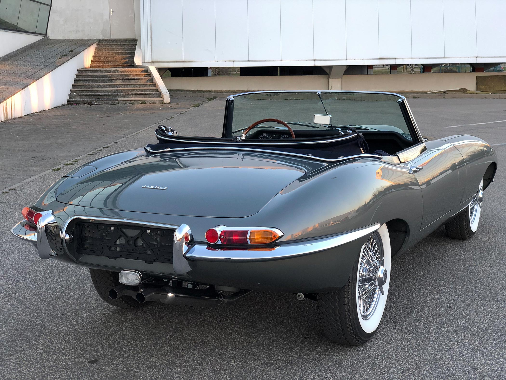 Jaguar E-type Series 1 1962