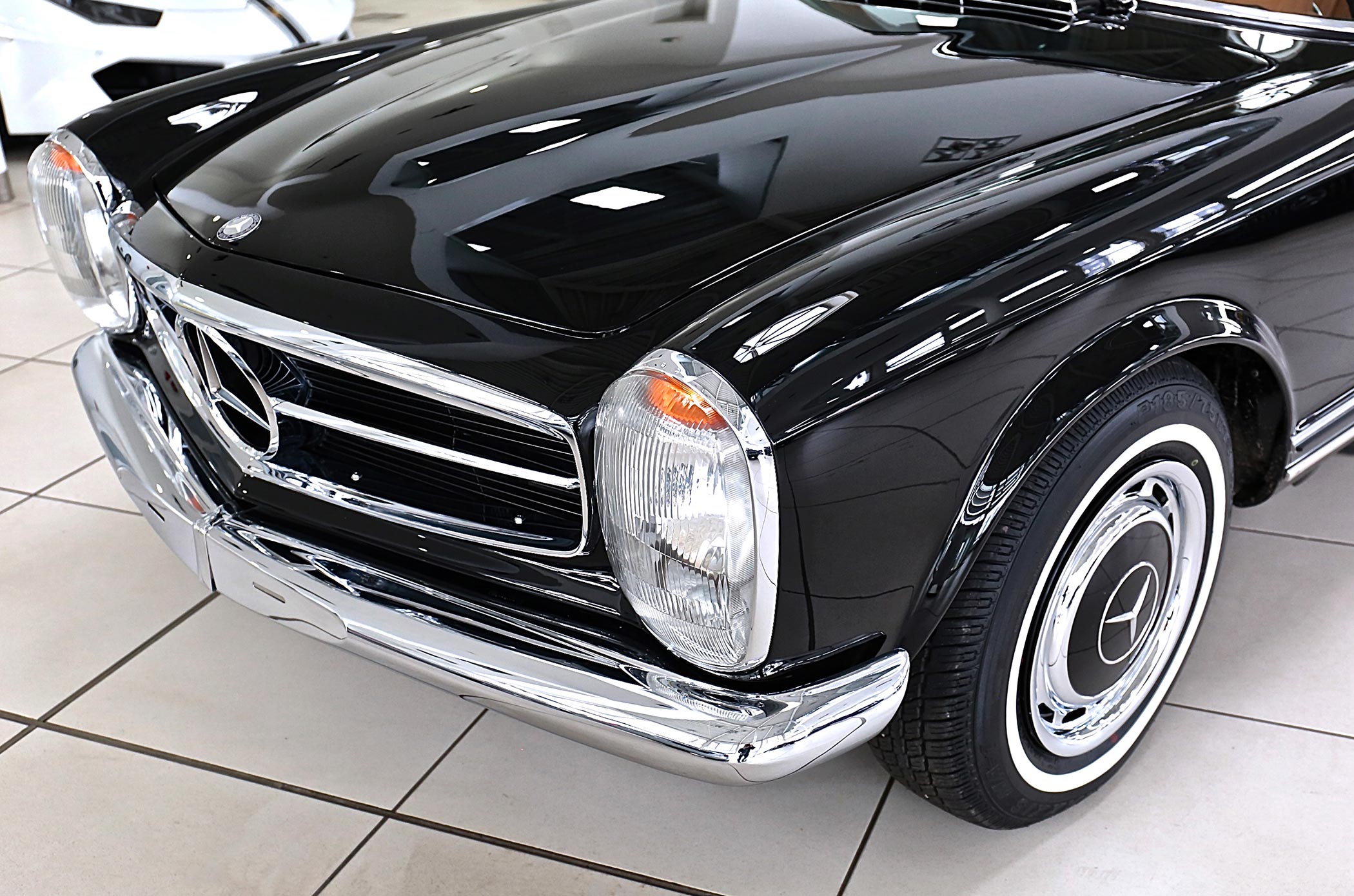 Mercedes Benz 280SL w113 automatic 1970